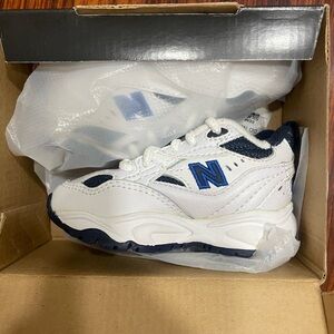 💙NEW BALANCE TODDLER SHOES - VINTAGE 608 - Size 4 - new in box